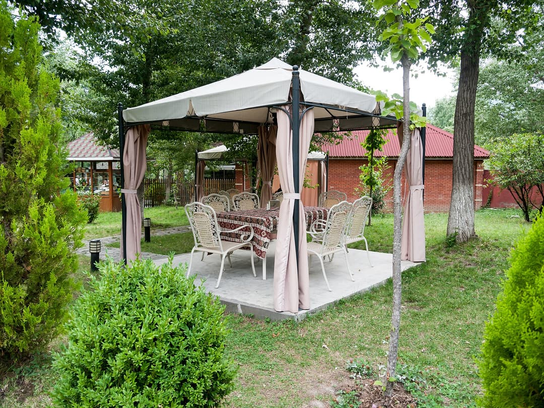 Marxal Resort ərazisində bağ və istirahət çadırı, Kiş