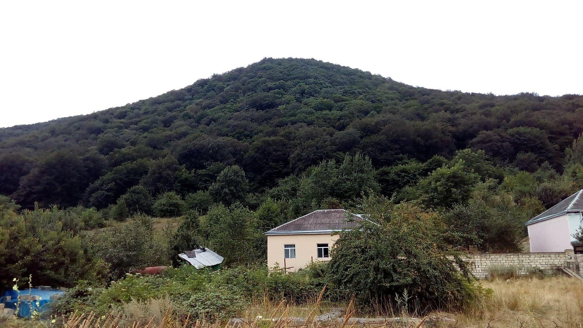 Quba–Xınalıq yolu, Qəçrəş meşəsi ərazisi
