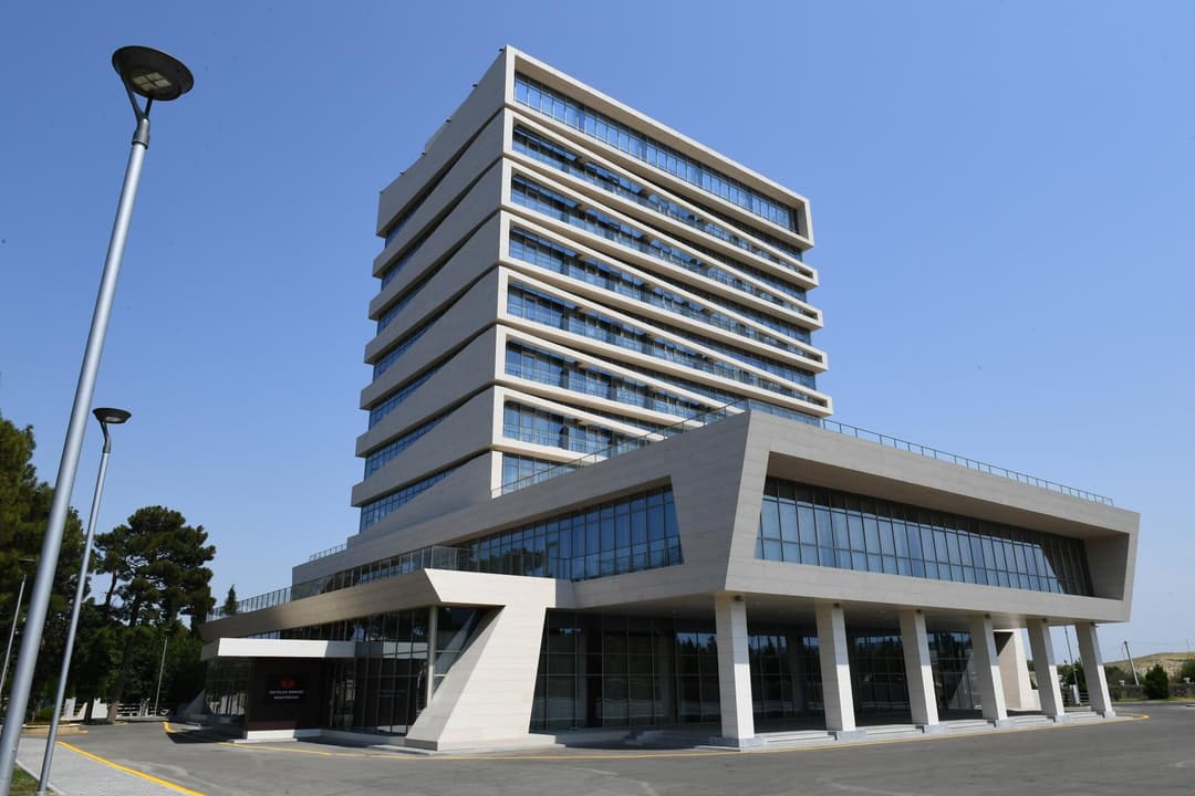 Naftalan Mərkəzi Sanatoriyasının çoxmərtəbəli binası